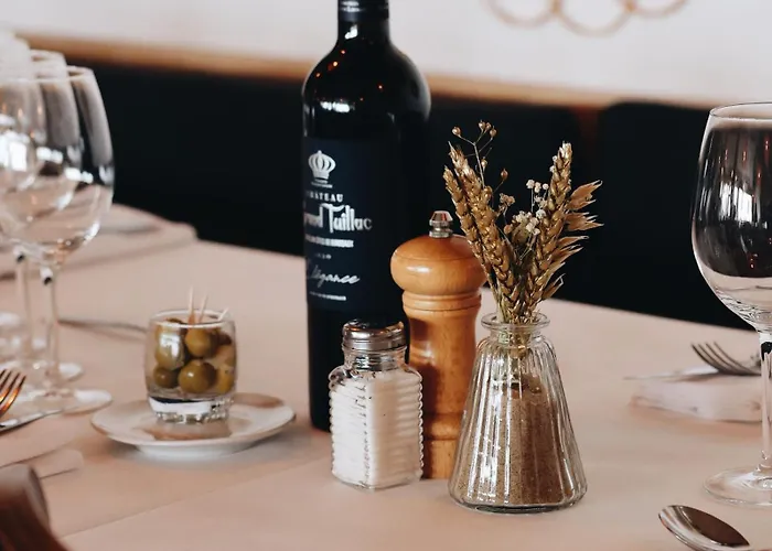 Apart Otel Les Du Port - By Le Saint Ferdinand 5*